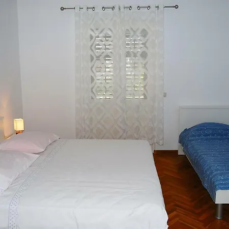 Rooms&apartments Jerka * Supetar