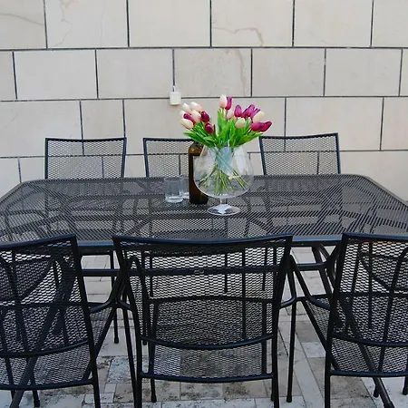 Rooms&apartments Jerka * Supetar