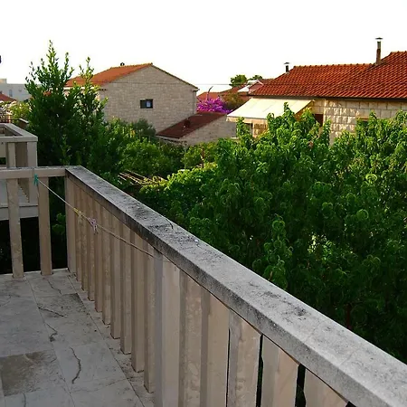 Rooms&apartments Jerka Supetar